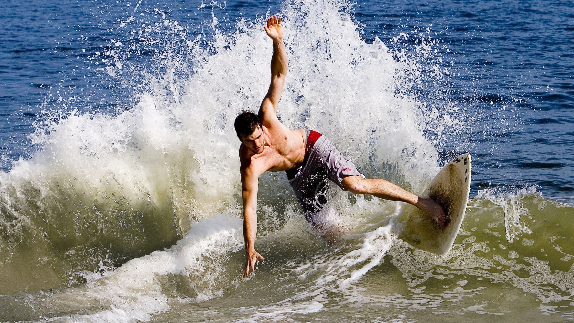 俄罗斯队在比赛中披荆斩棘，豪取胜利，俄罗斯比赛视频