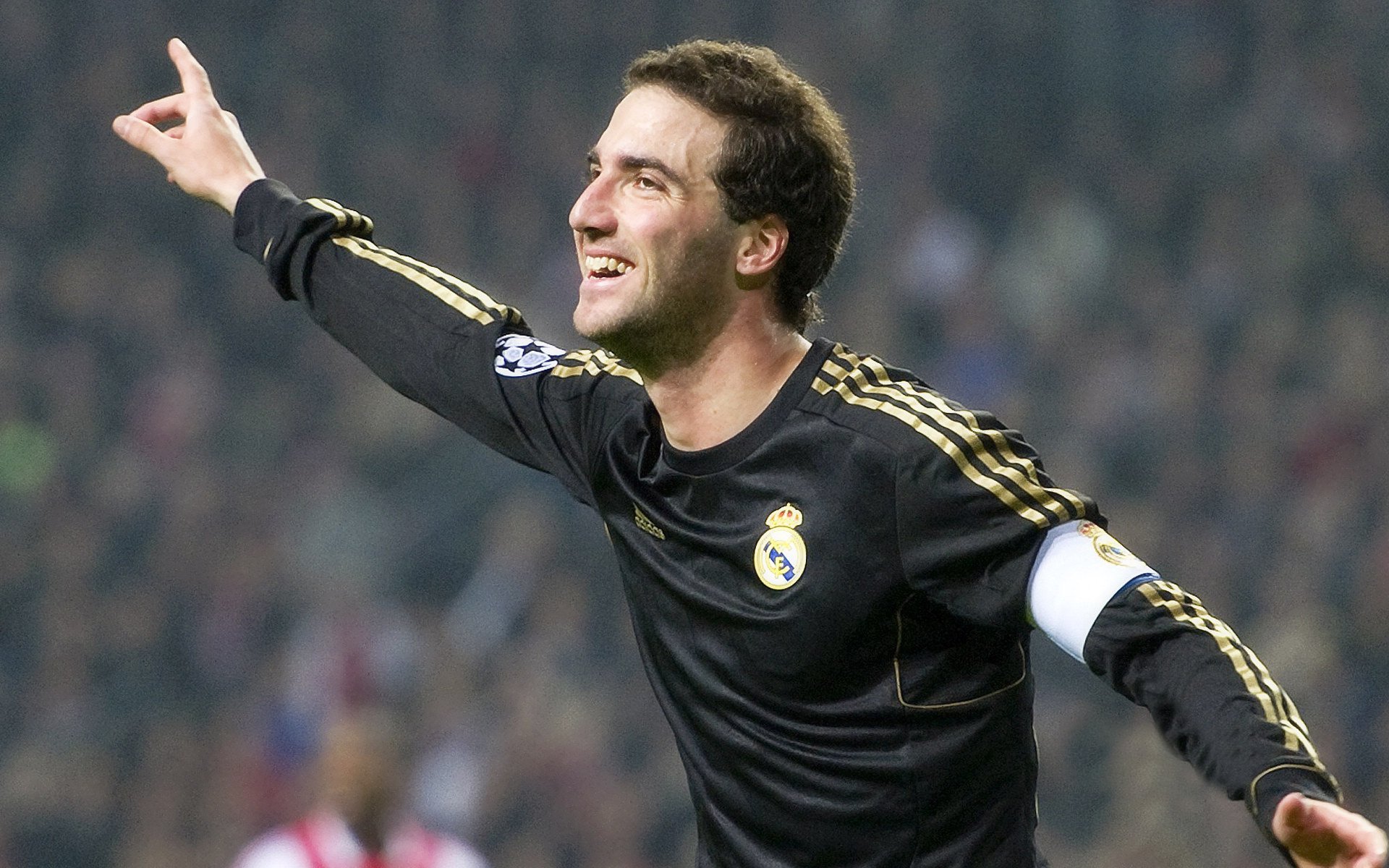 JIU YOU GAME-法国橄榄球的市场化操作，推动赛事商业价值大幅提升，法国橄榄球大片